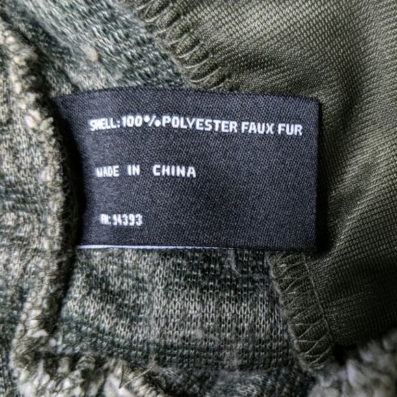 Coffee Shop Faux Fur Pullover - Size XL - NWT - Picture 7 of 7